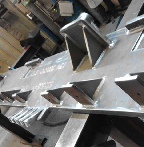 Armature  per trasformatori. Da oltre 20 anni l'azienda produce carpenteria pesante per trasformatori di potenza nel settore civile e ferroviario.